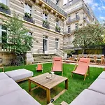 Prestigious Avenue Foch Apartment With Private Garden