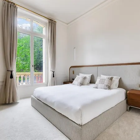Prestigious Avenue Foch With Private Garden Appartamento *