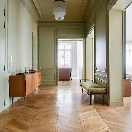 Prestigious Avenue Foch With Private Garden Parigi