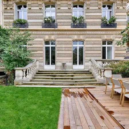 Prestigious Avenue Foch With Private Garden Appartamento *